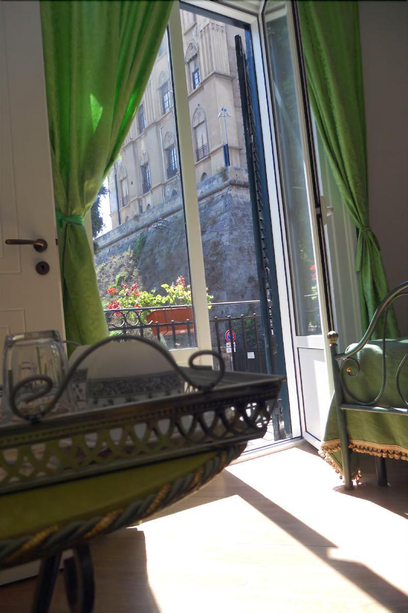 B&B "Al Bastione Normanno ปาแลร์โม ภายนอก รูปภาพ
